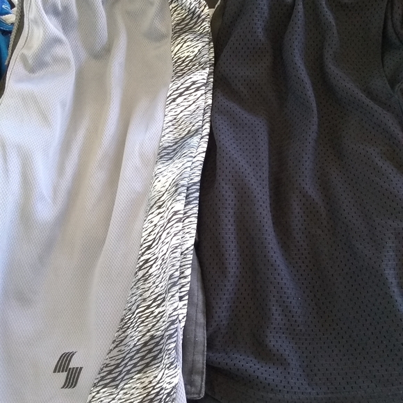 Boys bundle of 14 shorts - Picture 3 of 10